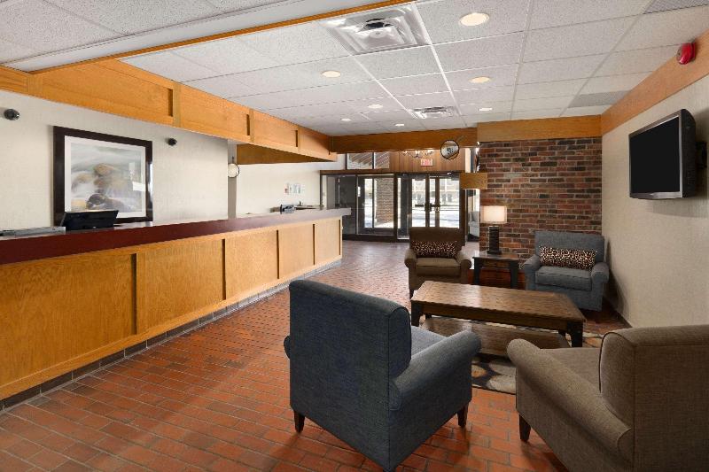 هتل Travelodge By Wyndham Thunder Bay On