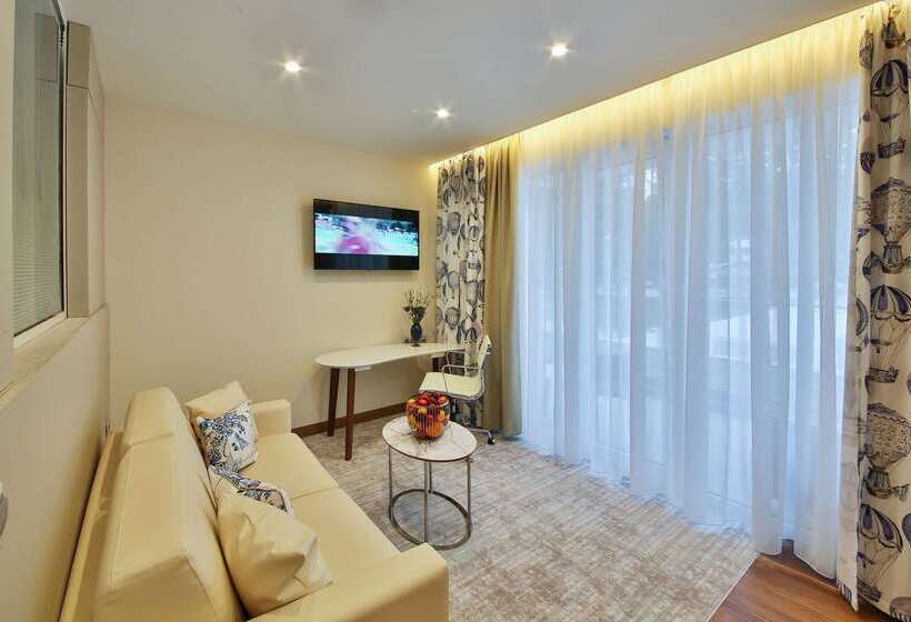 Maritim Paradise Blue Hotel & Spa