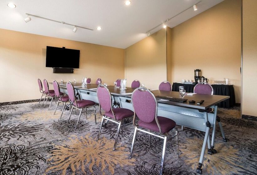 استراحتگاه Best Western Plus Norwester Hotel & Conference Centre