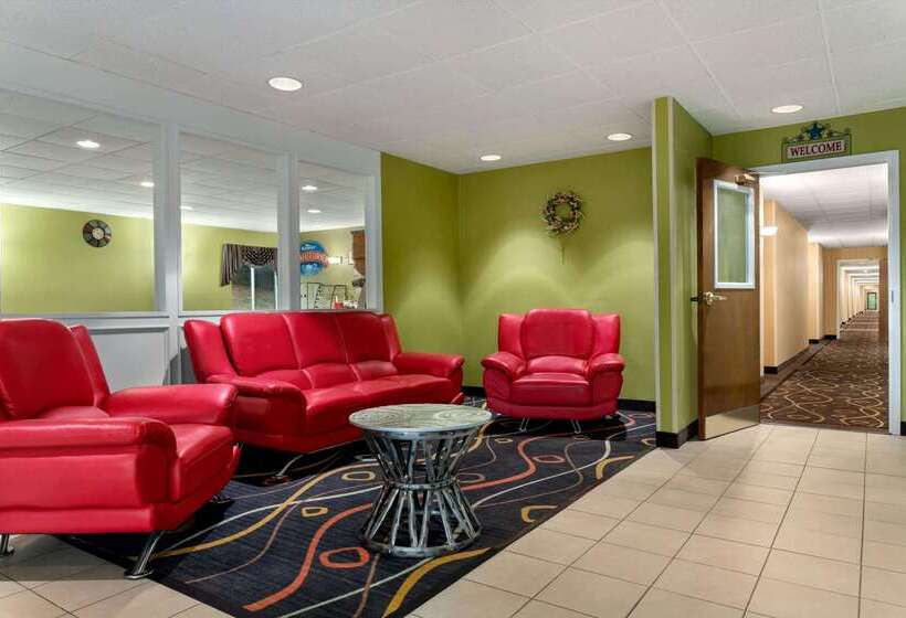 호텔 Baymont By Wyndham North Dartmouth Fall River