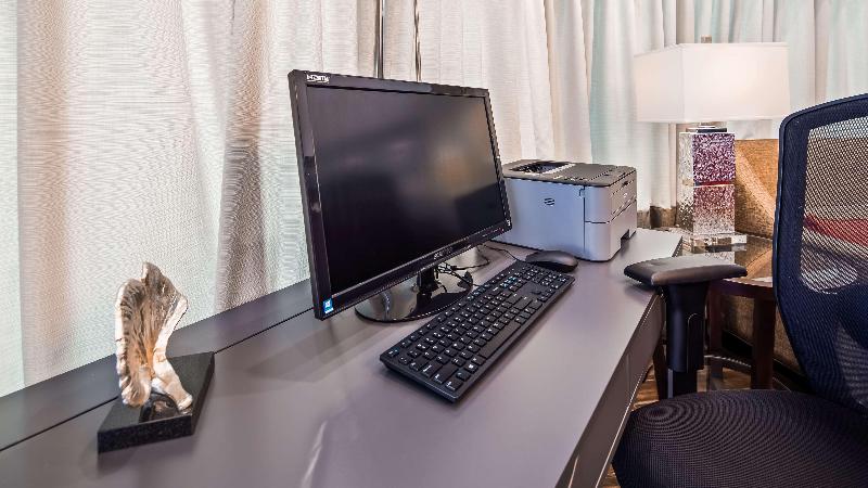 هتل Best Western Center Inn