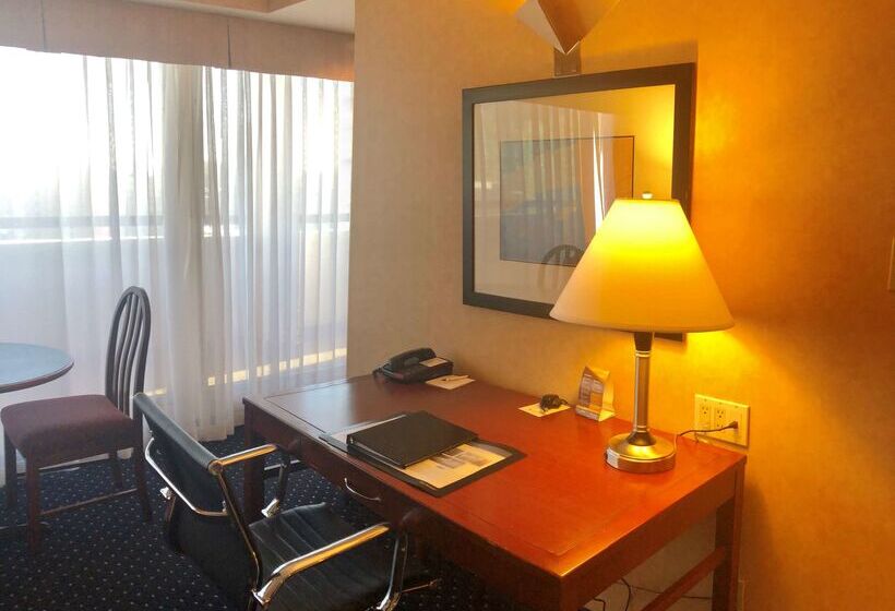 בית מלון כפרי Best Western Plus Suites Downtown Calgary