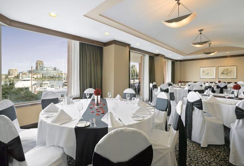 Coast Victoria Hotel & Marina By Apa