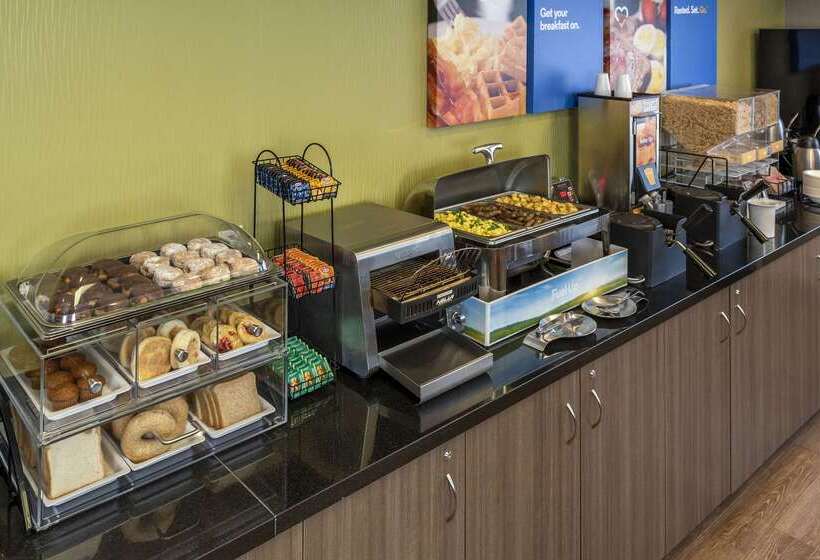 هتل Comfort Inn East