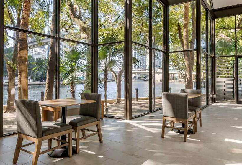 هتل Comfort Inn & Suites Downtown Brickell Port Of Miami