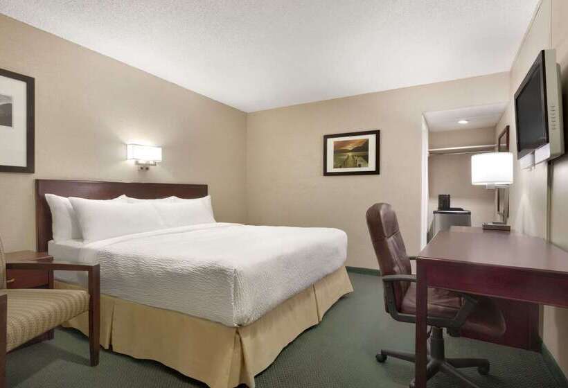 בית מלון כפרי Days Inn By Wyndham Lethbridge