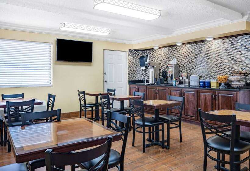 هتل Days Inn By Wyndham Macon I475