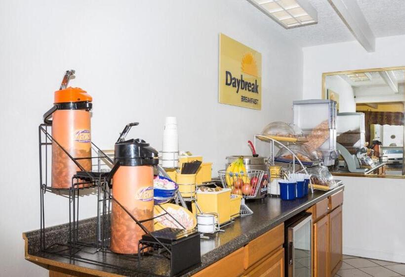فندق Days Inn By Wyndham Tallahassee University Center