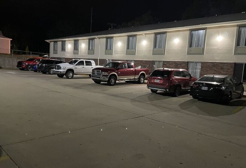 酒店 Days Inn By Wyndham Warrensburg