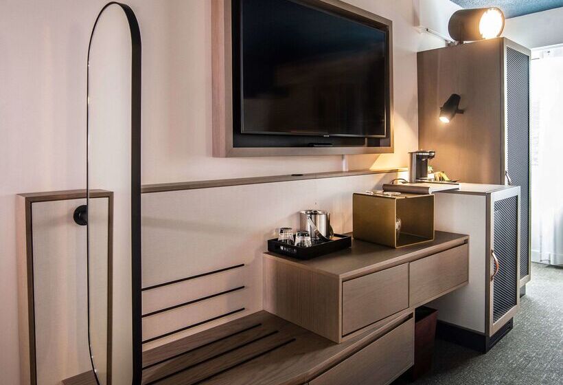 هتل Doubletree By Hilton St. John S Harbourview