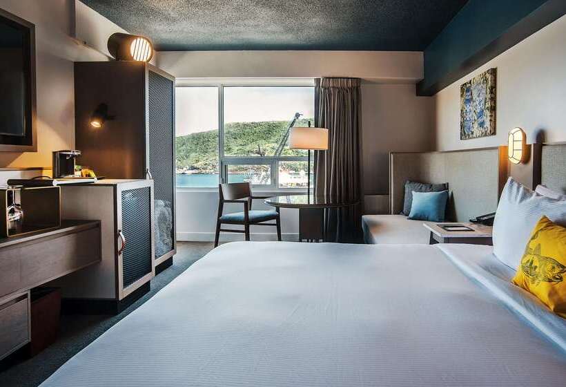 هتل Doubletree By Hilton St. John S Harbourview