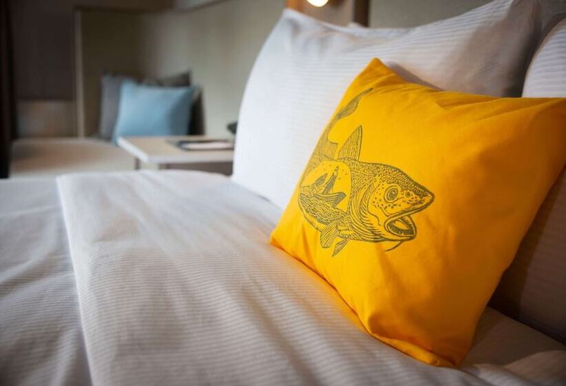 هتل Doubletree By Hilton St. John S Harbourview