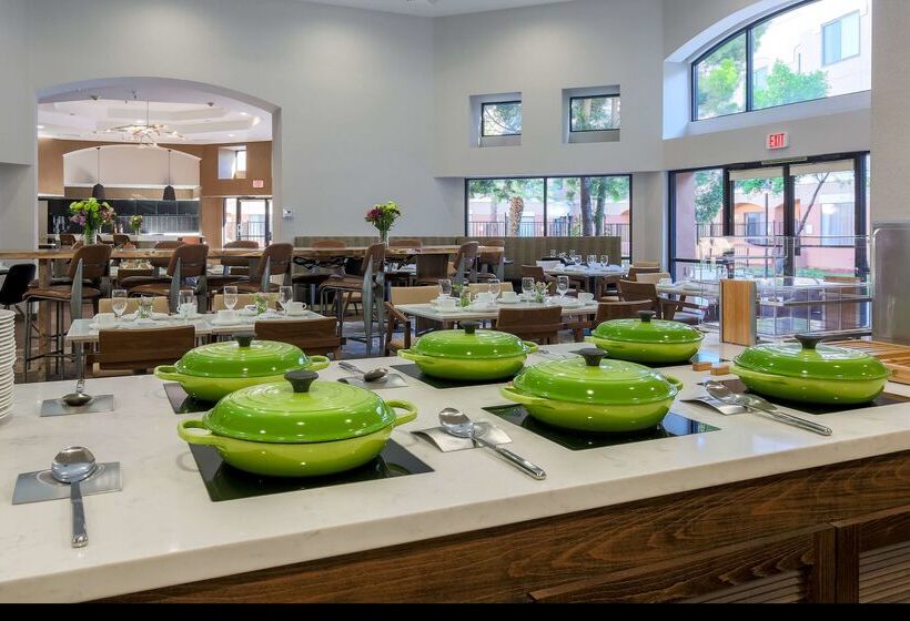 בית מלון כפרי Doubletree Suites By Hilton  Sacramento – Rancho Cordova