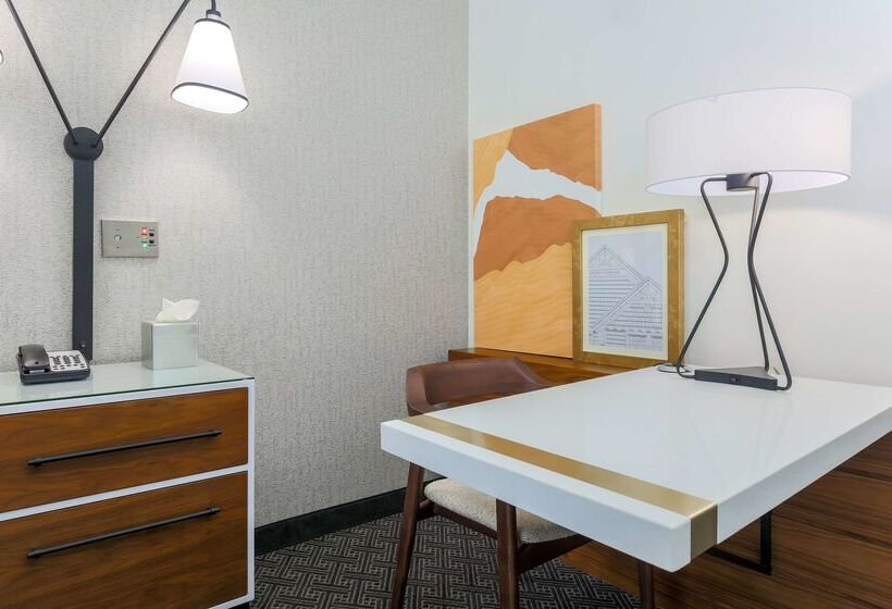 בית מלון כפרי Doubletree Suites By Hilton  Sacramento – Rancho Cordova