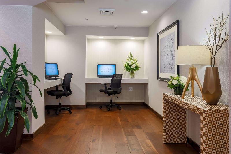 בית מלון כפרי Doubletree Suites By Hilton  Sacramento – Rancho Cordova