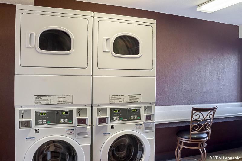 هتل Econo Lodge Black Hills