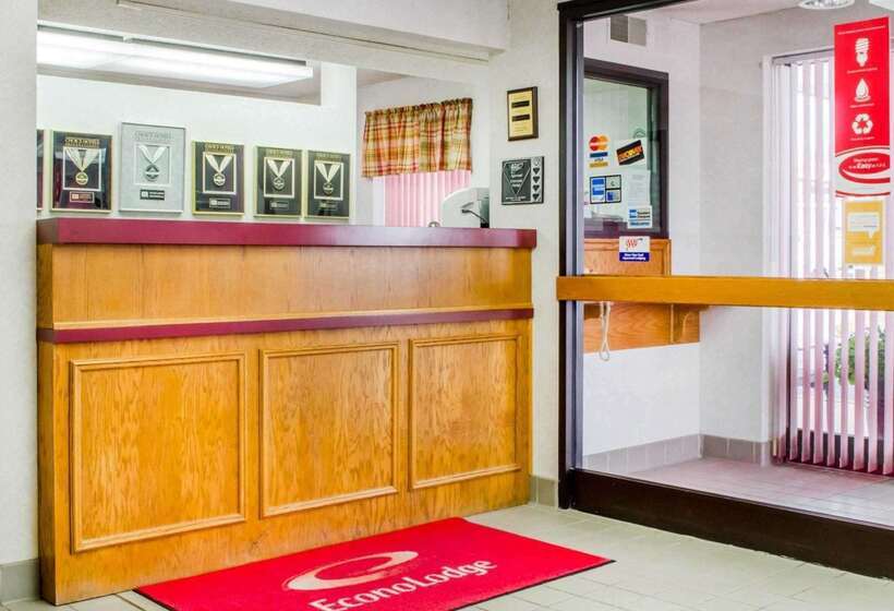 בית מלון כפרי Econo Lodge