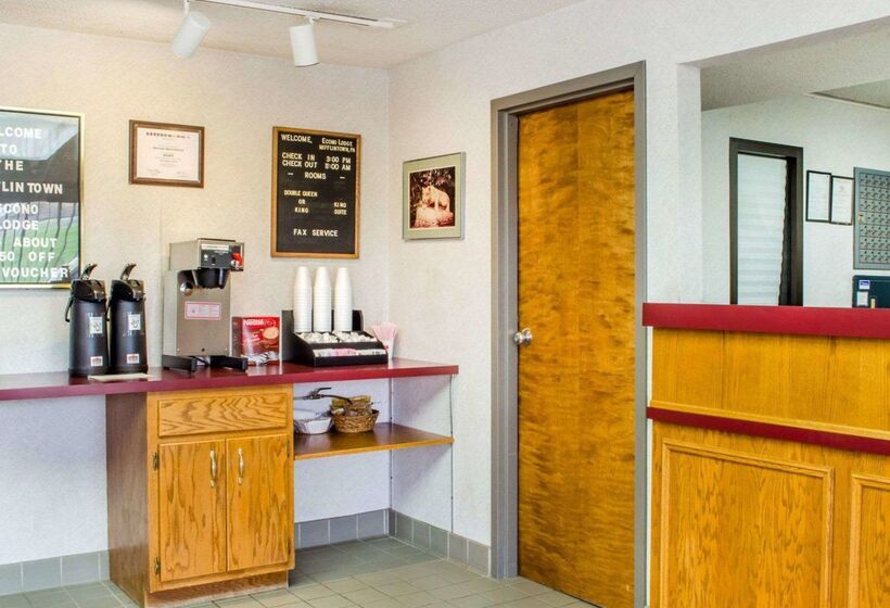 בית מלון כפרי Econo Lodge