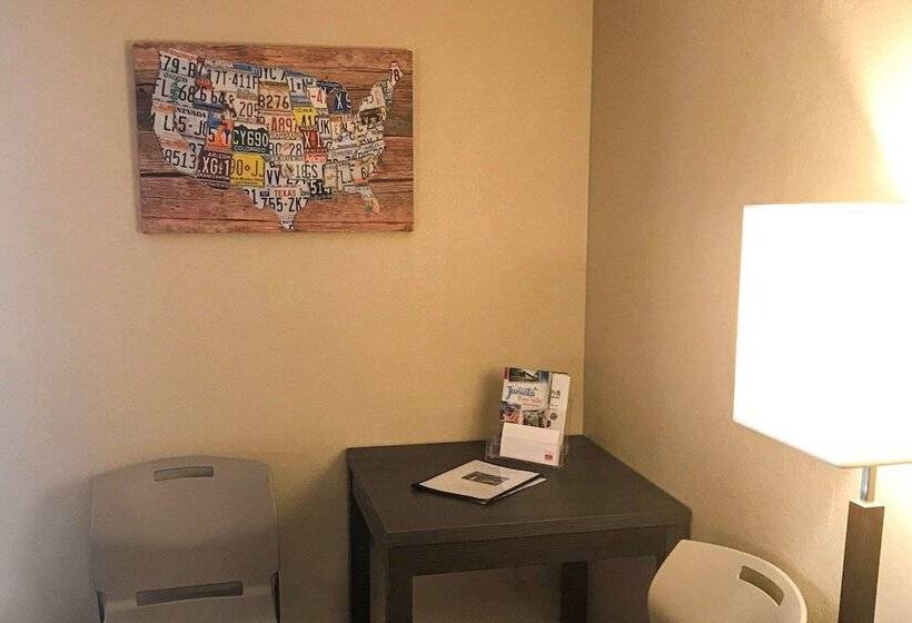בית מלון כפרי Econo Lodge