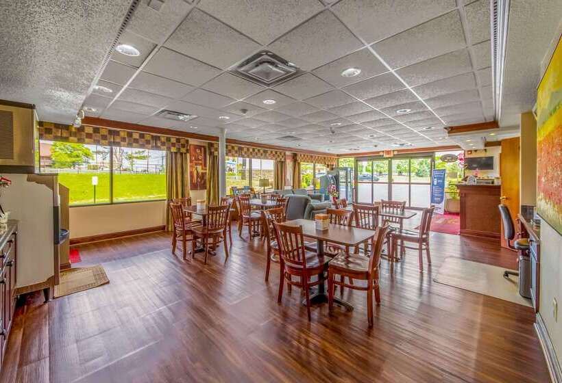 فندق Econo Lodge