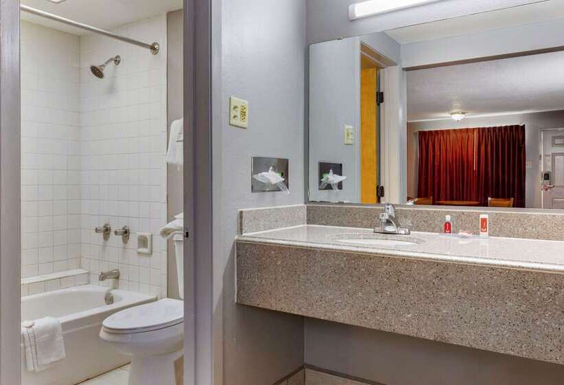 בית מלון כפרי Econo Lodge Wichita Falls Downtown