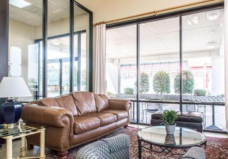 هتل Econo Lodge Springfield I44