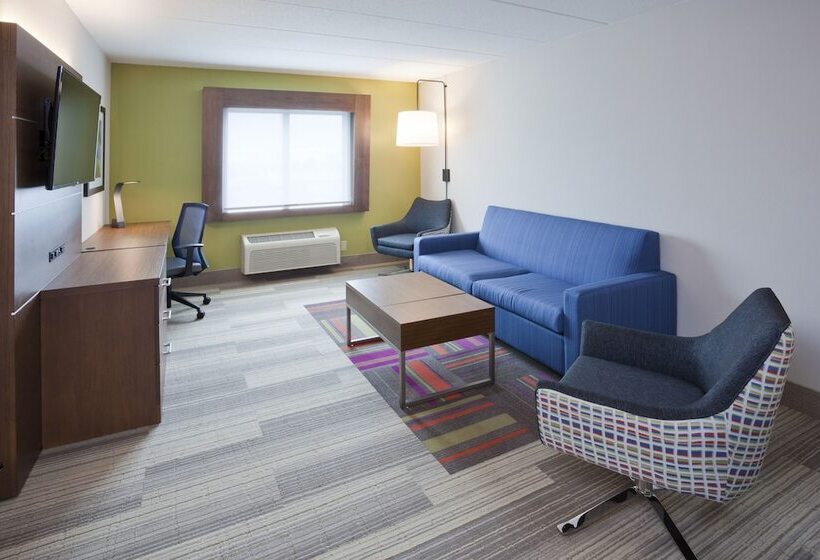 Отель Holiday Inn Express Roseville St. Paul, An Ihg