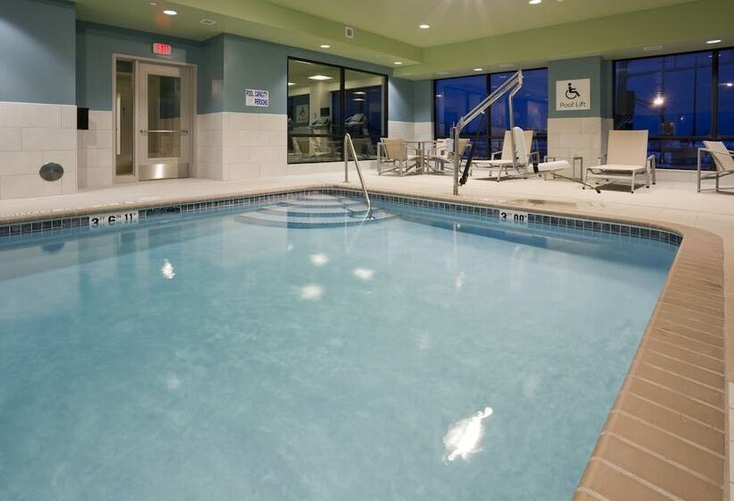 Отель Holiday Inn Express Roseville St. Paul, An Ihg
