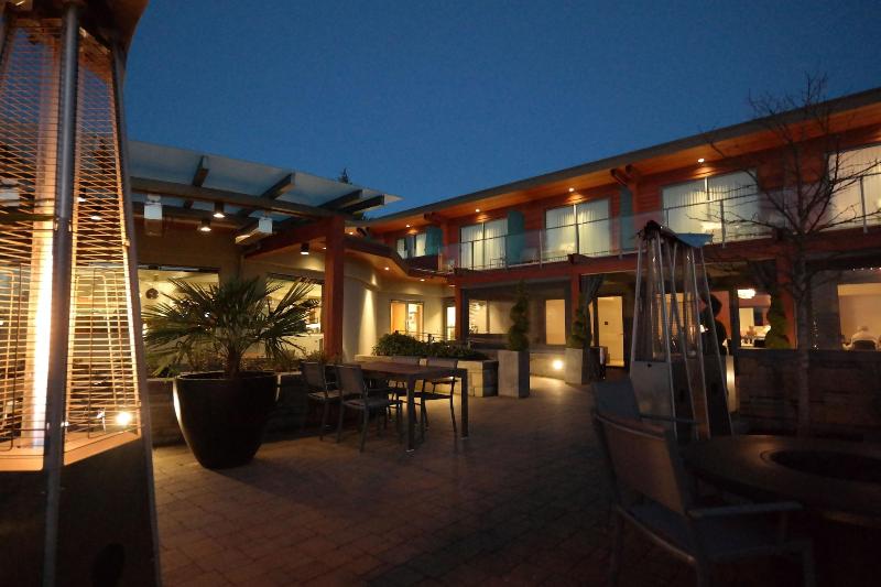 فندق Qualicum Beach Inn