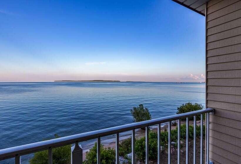 בית מלון כפרי Quality Inn Lakefront