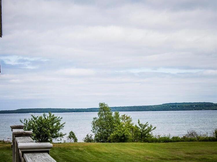 בית מלון כפרי Quality Inn Lakefront