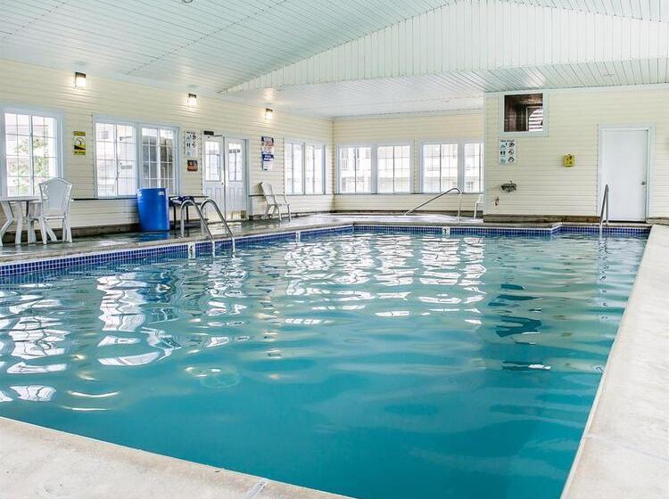 בית מלון כפרי Quality Inn Lakefront