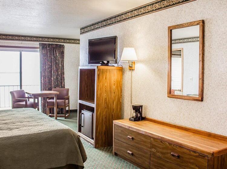 בית מלון כפרי Quality Inn Lakefront