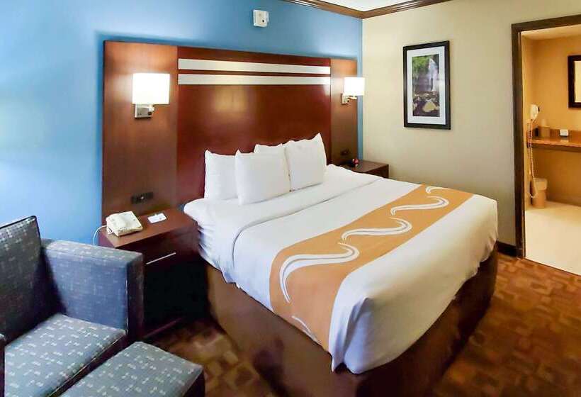 Отель Quality Inn & Suites Quakertown Allentown