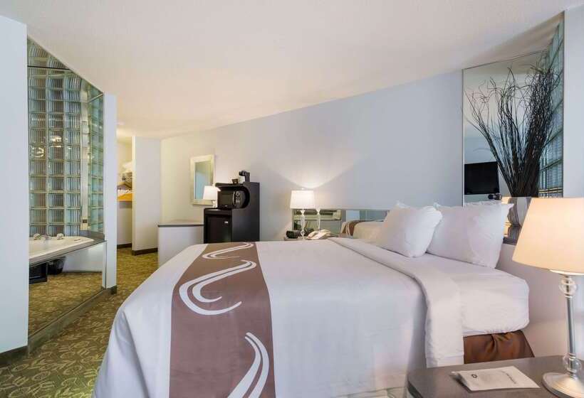 호텔 Quality Inn & Suites Red Wing
