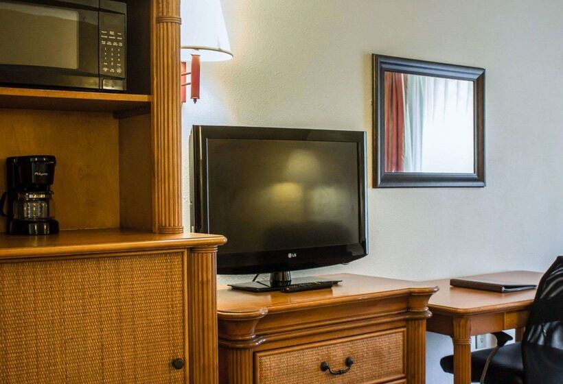 هتل Quality Inn & Suites St Augustine Beach Area