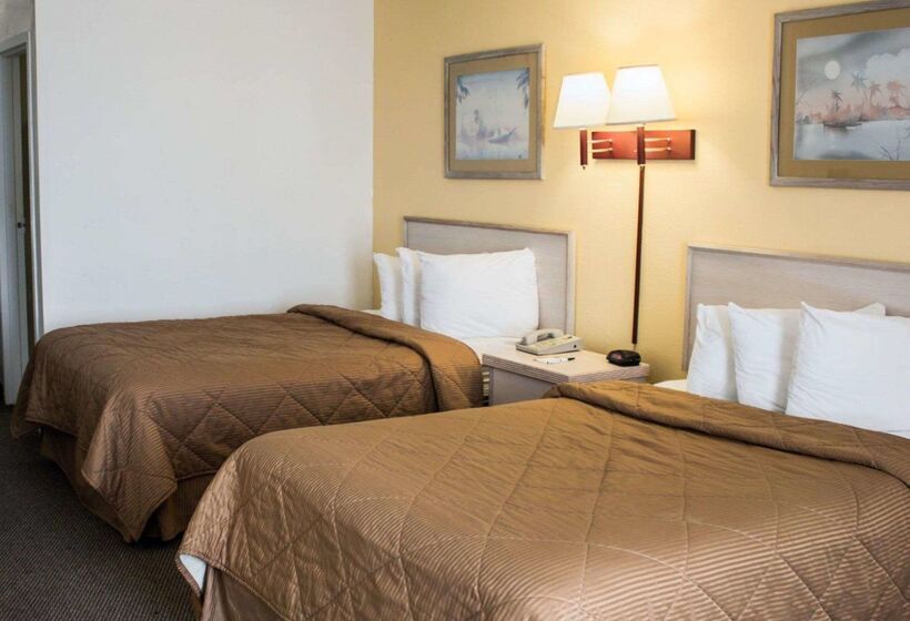 בית מלון כפרי Quality Inn & Suites St Augustine Beach Area