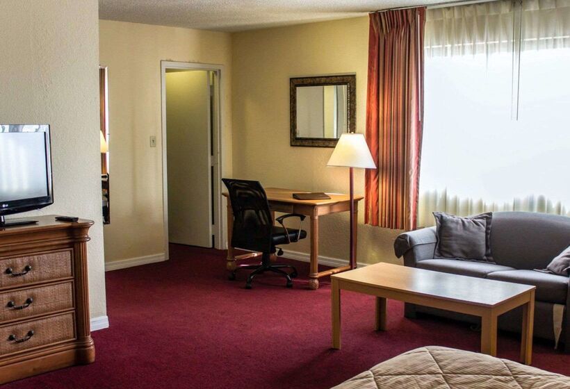 هتل Quality Inn & Suites St Augustine Beach Area