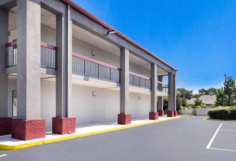 호텔 Red Roof Inn & Suites Statesboro  University