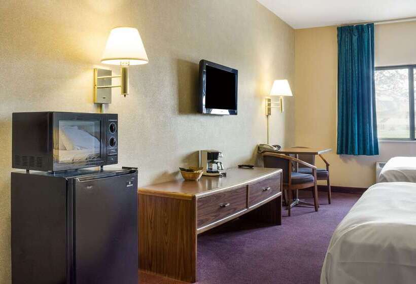 בית מלון כפרי Rodeway Inn