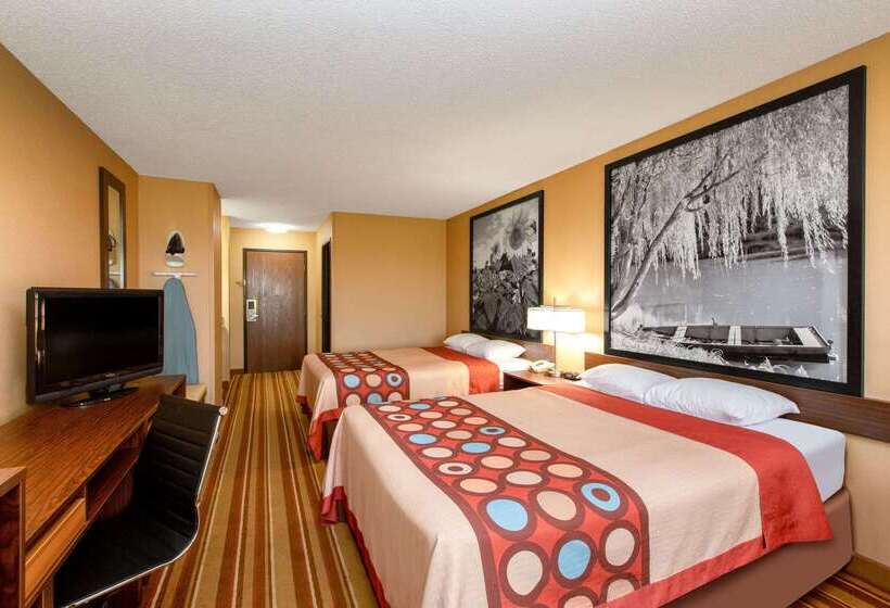 هتل Super 8 By Wyndham Salina I70