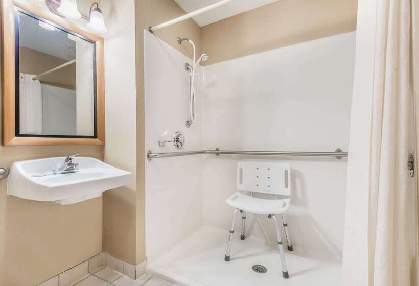 هتل Super 8 By Wyndham Salina I70