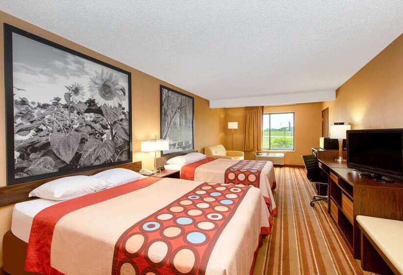 هتل Super 8 By Wyndham Salina I70