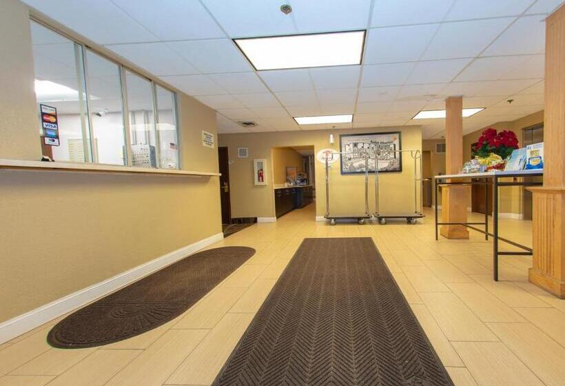 בית מלון כפרי Super 8 By Wyndham St Charles