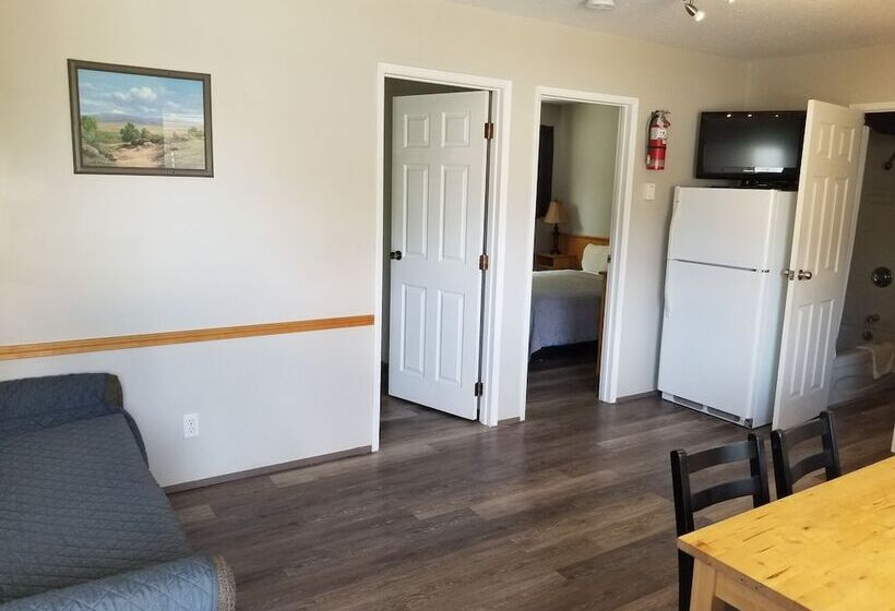 Lakeview Motel & Suites