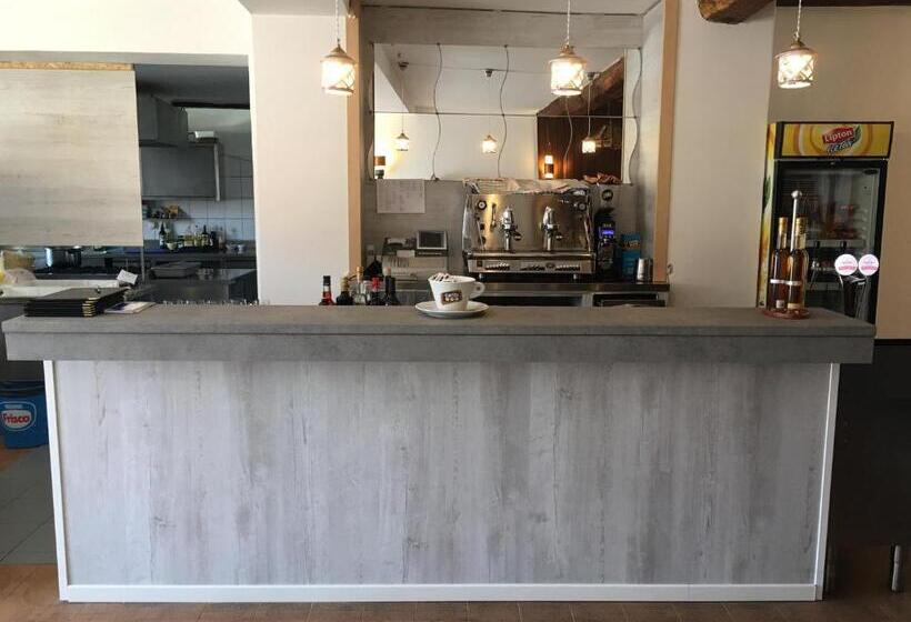 호텔 Albergo Ristorante Belcantone