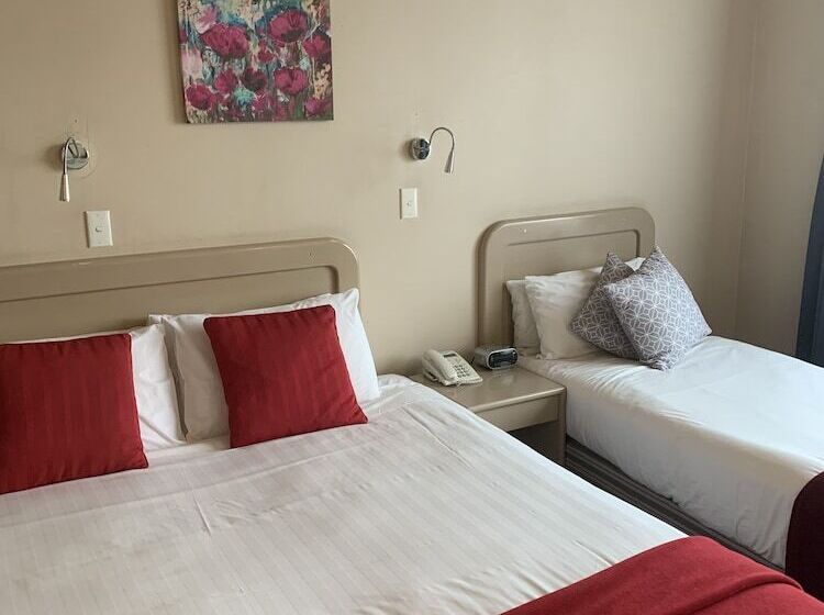 هتل Asure Camelot Arms Motor Lodge