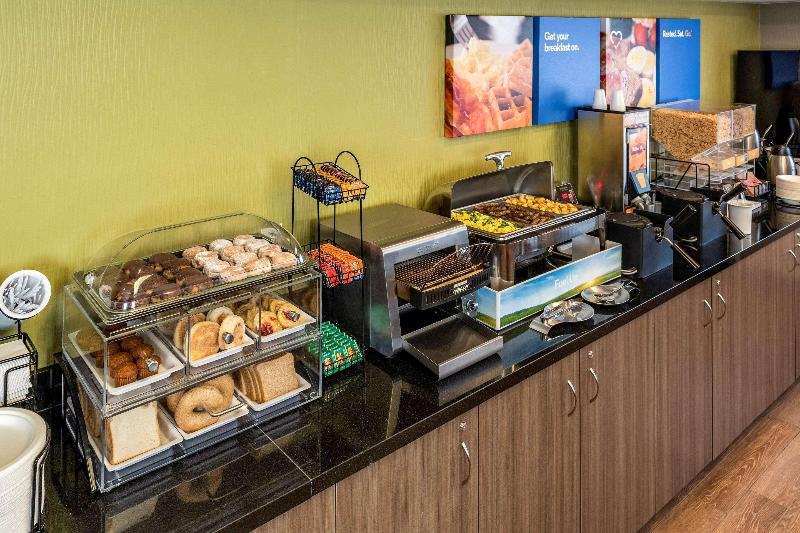 هتل Comfort Inn East