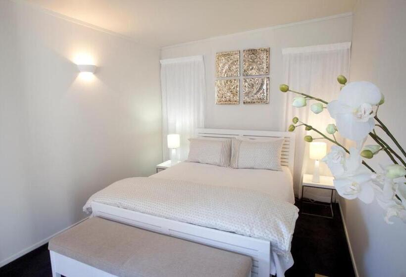 בית מלון כפרי Coromandel Apartments