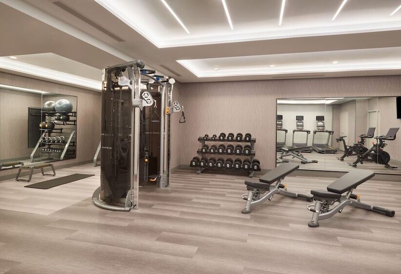 هتل Courtyard By Marriott Kitchener